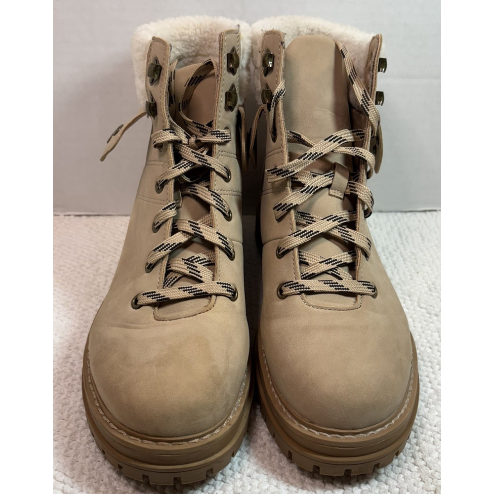 Time and Tru Women's Hiker Boots 9 Wide Beige Faux Fur Collar Winter Lace Up